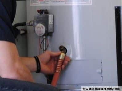 Hooking up a hose to drain a water heater